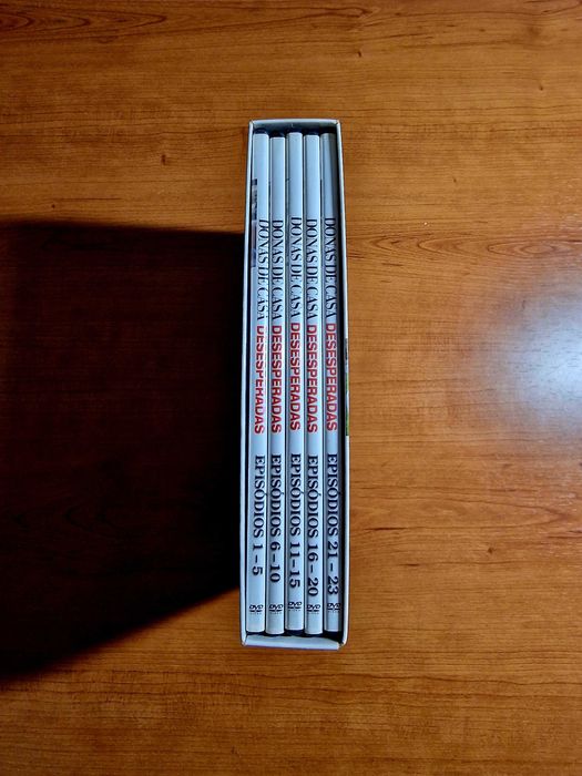 DONAS DE CASA DESESPERADAS - Temporada 1 | 23 Episódios em 5dvds