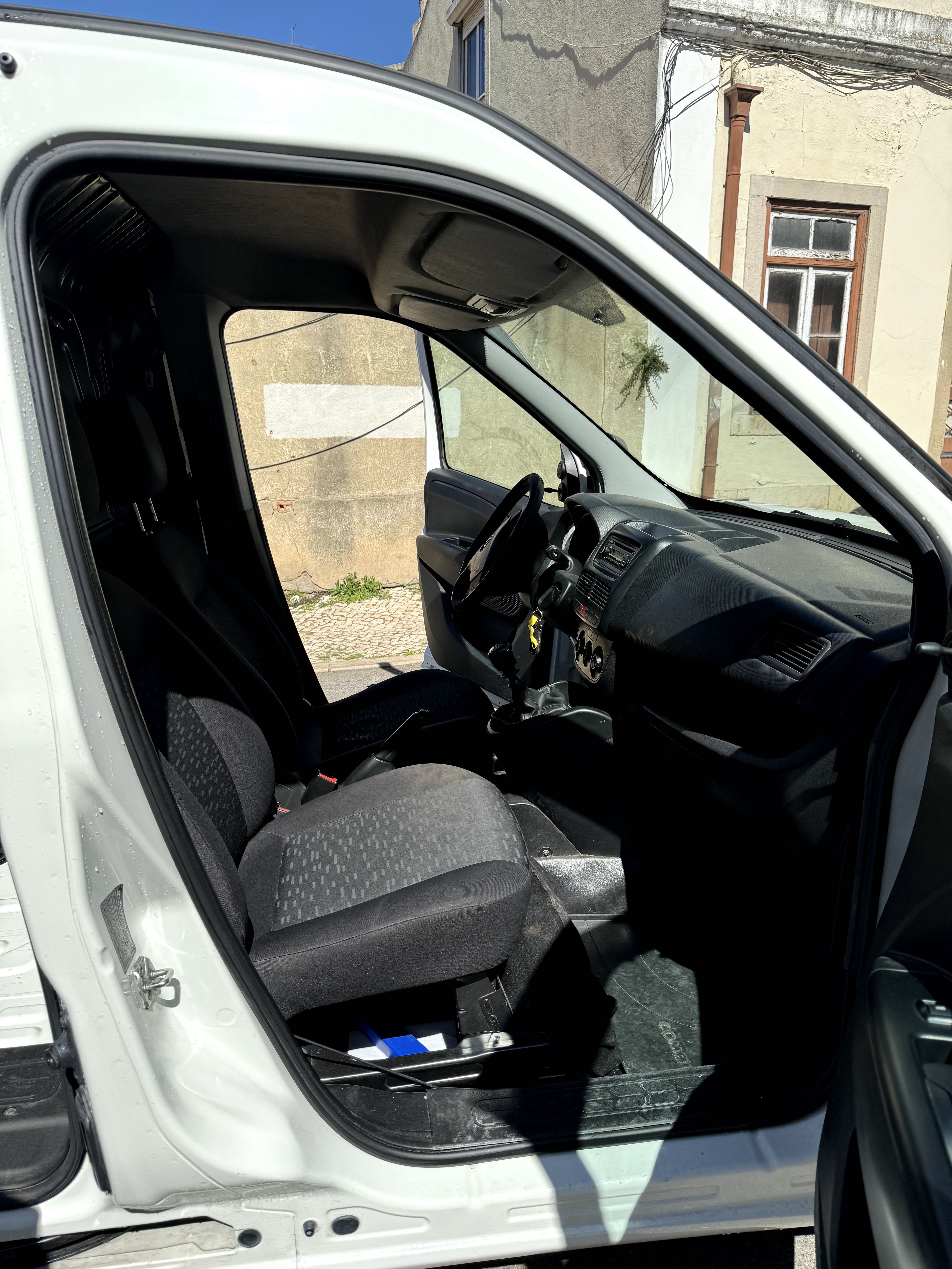 Opel Combo 1.6CDTI  |  IVA Dedutível