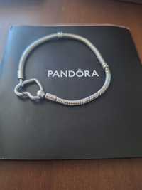 Pandora Moments, bransoletka wężykowa z zapięciem sercem