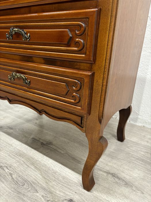 Piękna komoda szufladowa w stylu ludwikowskim