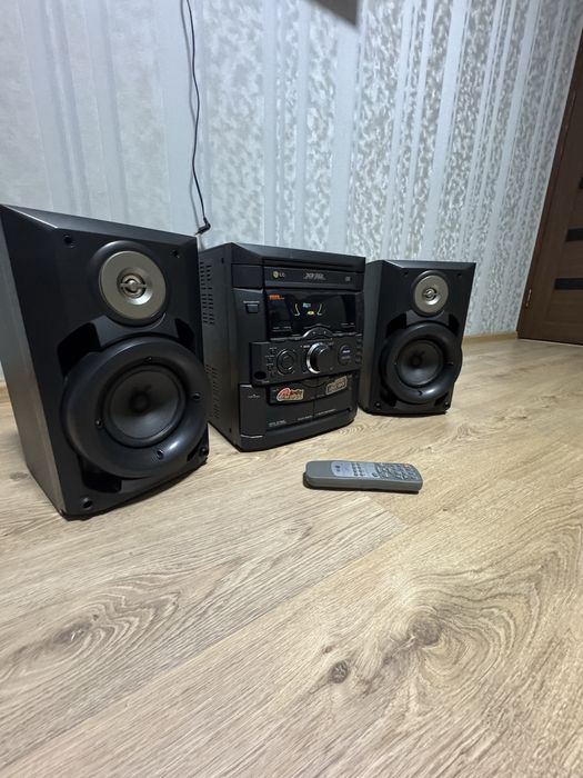 Музыкальный центр Lg .ретро