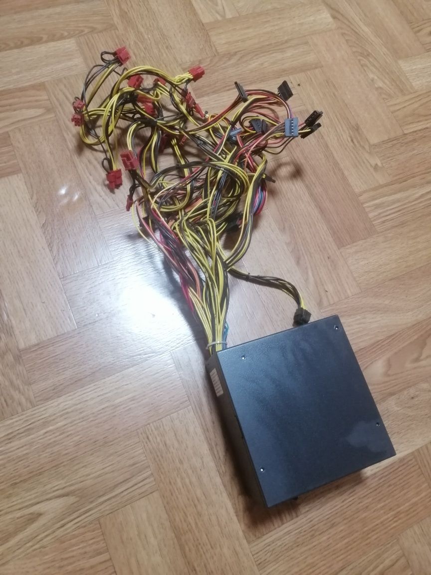 Блок питания 1300W Peak Golden Field 1300GBC
