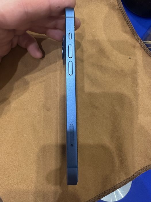 Продам айфон 13 в отличном состояни