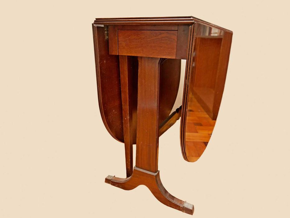 Mesa de Abas Estilo Inglês