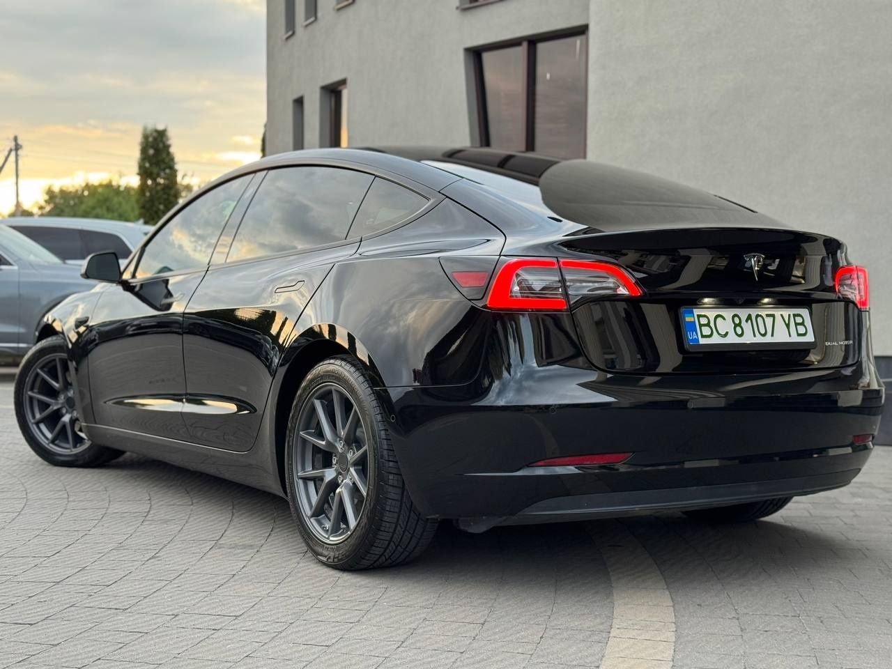 Tesla model 3 2021 dual motor long range
