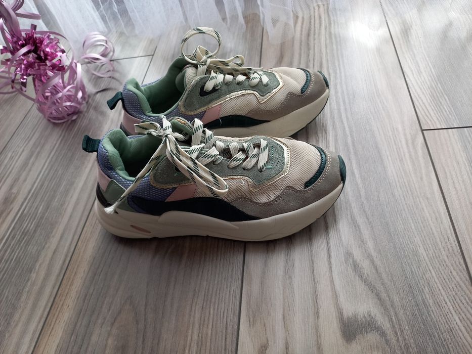 Sneakersy Stradivarius rozmiar 37 damskie