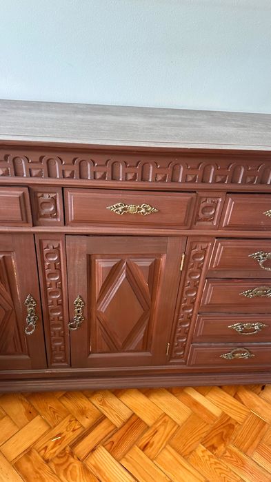 Movel artesanal em madeira