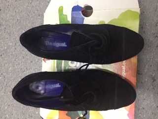 Sapatos - marca Desigual - Tam 38-Cor Azul Marinho