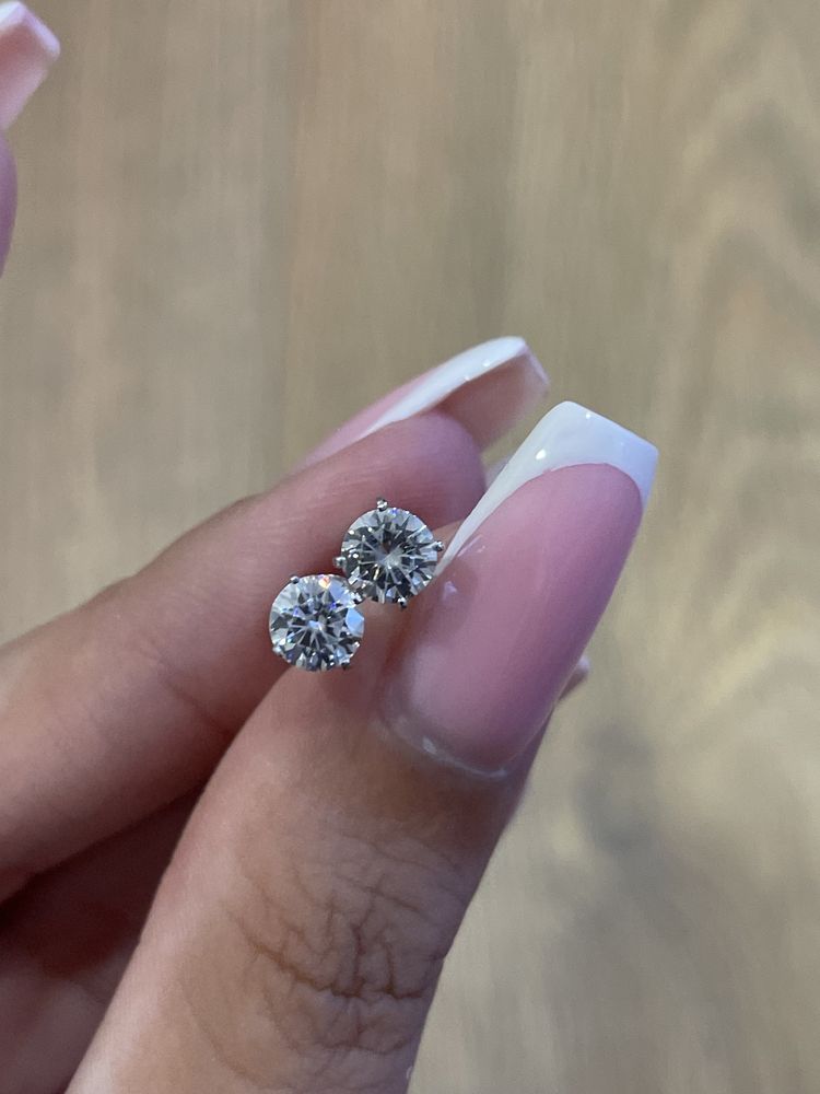 Серьги-гвоздики с муассанитом 0.50ct GRA белое золото 585
