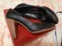 Жіночі туфлі фабричні
