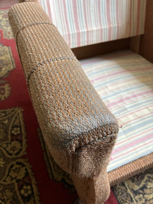 Продам зручне крісло для вітальні, терміново!