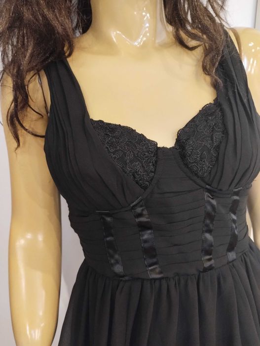 Piękna czarna sukienka uszytywniana na piersiach HM r. 3XS/ 2XS