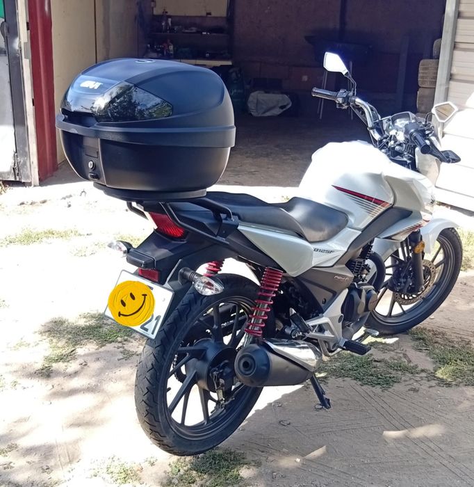 Mota de emigrante Honda CB125F com dez mil e tal impecável nova