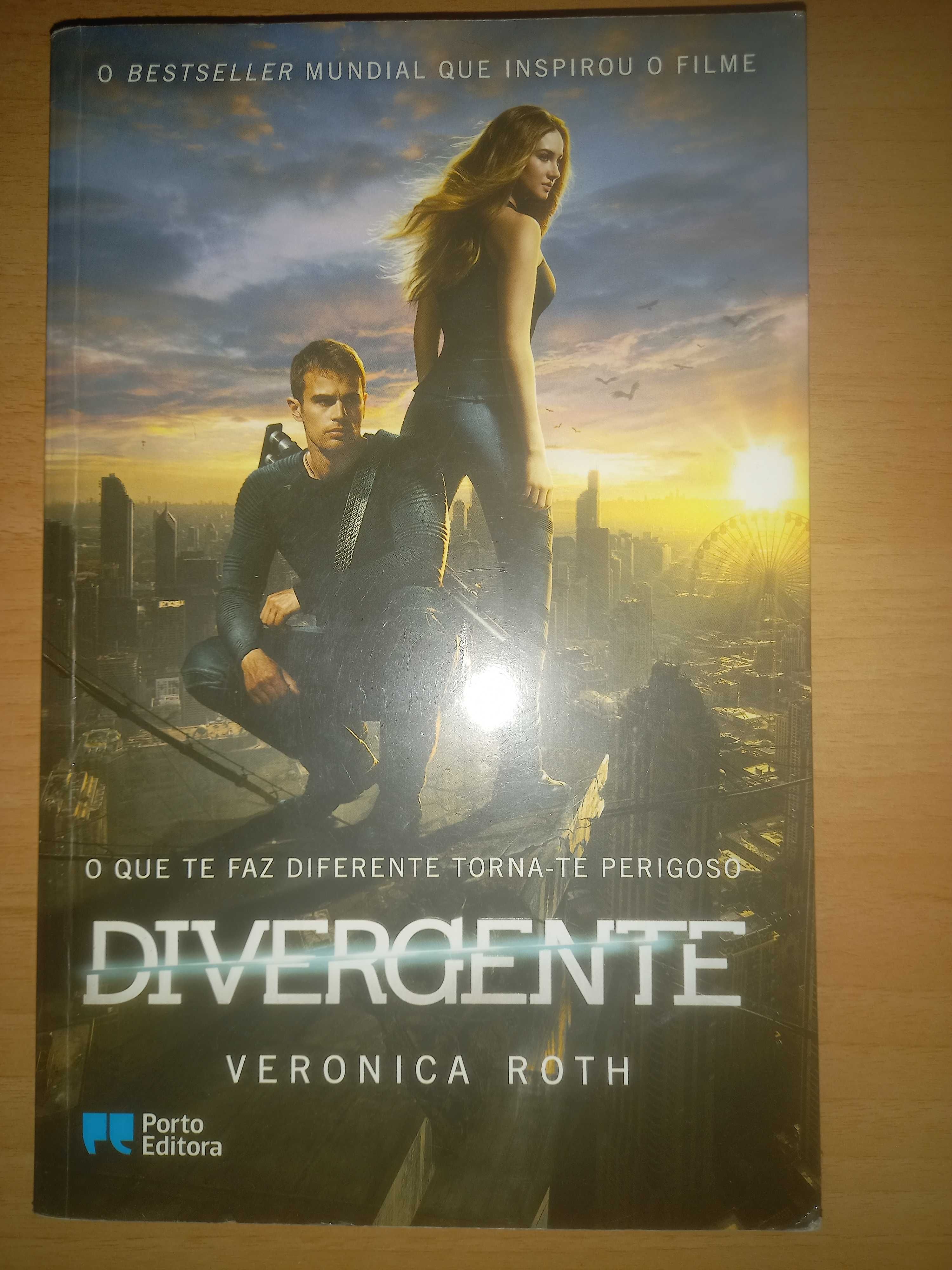 Vendo o livro "Divergente"