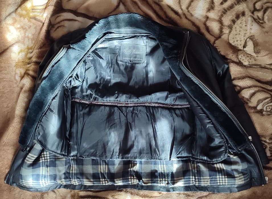 Шкіряна зимова чоловіча куртка