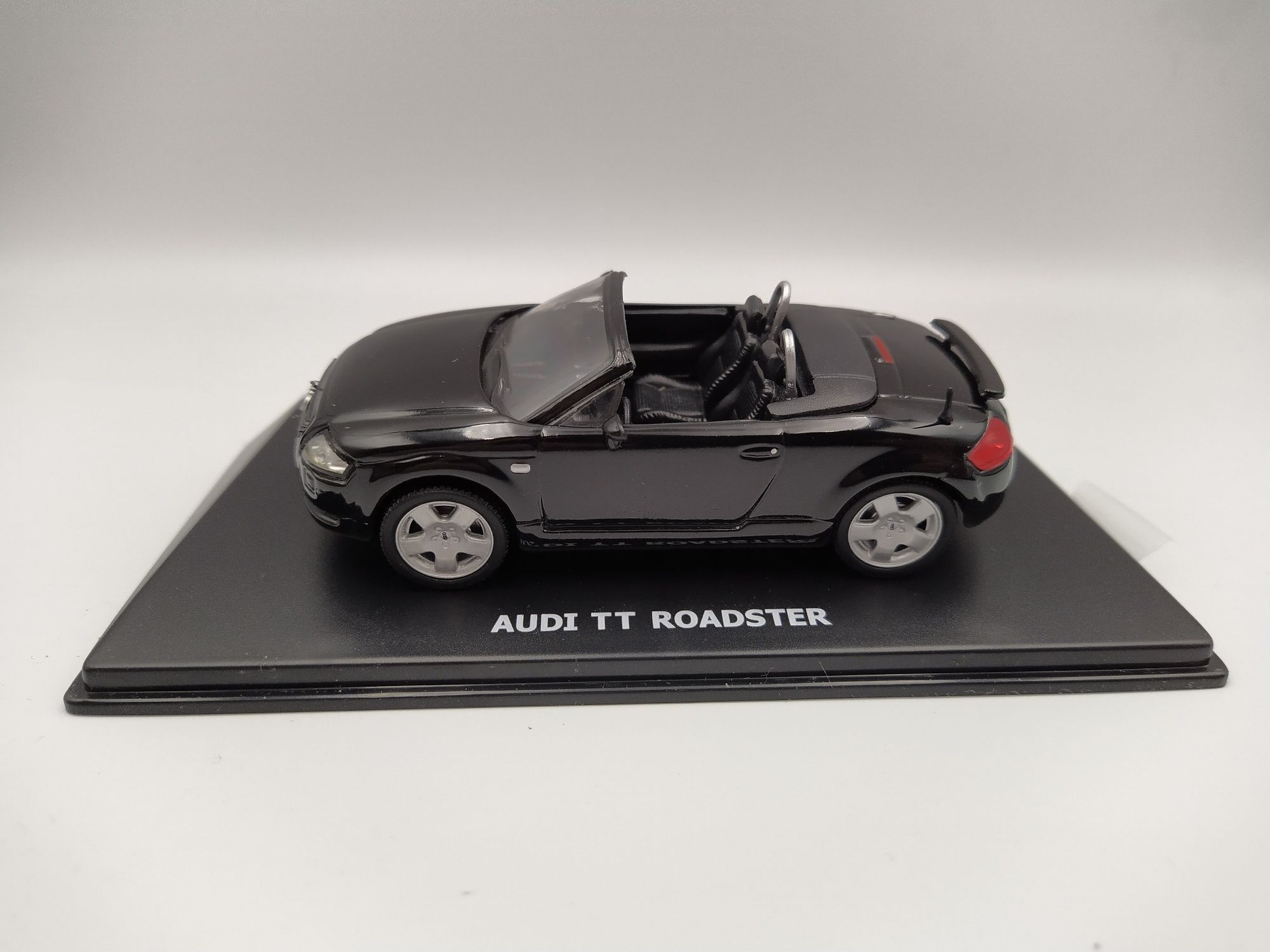 Audi TT cabriolet Skala 1:43