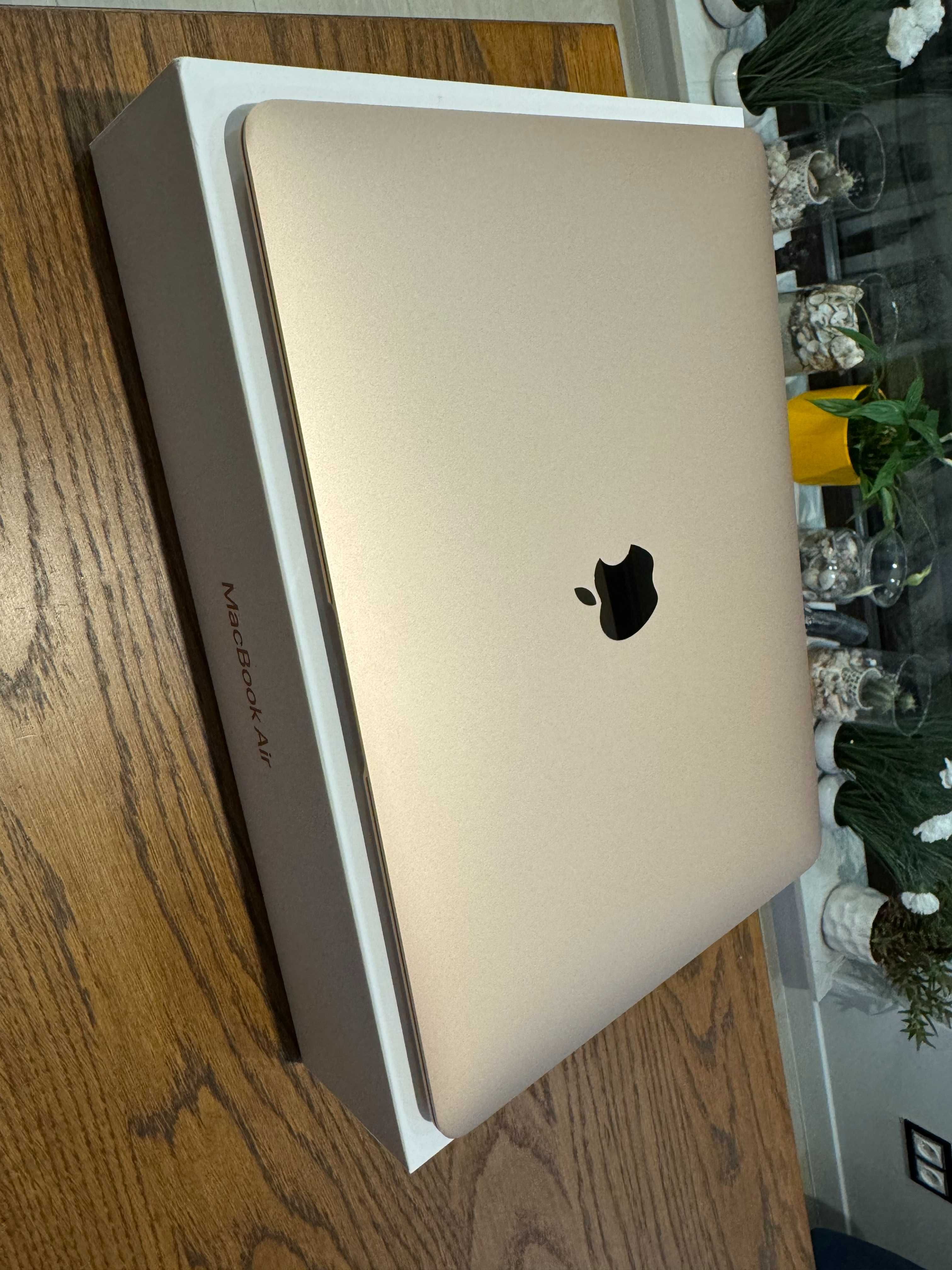 MacBook Air 13" 2020 Intel i7 1.2 GHz, 16 GB RAM, 1 TB SSD