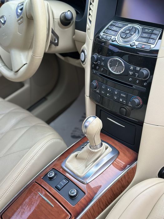 Інфинити QX70 автомат