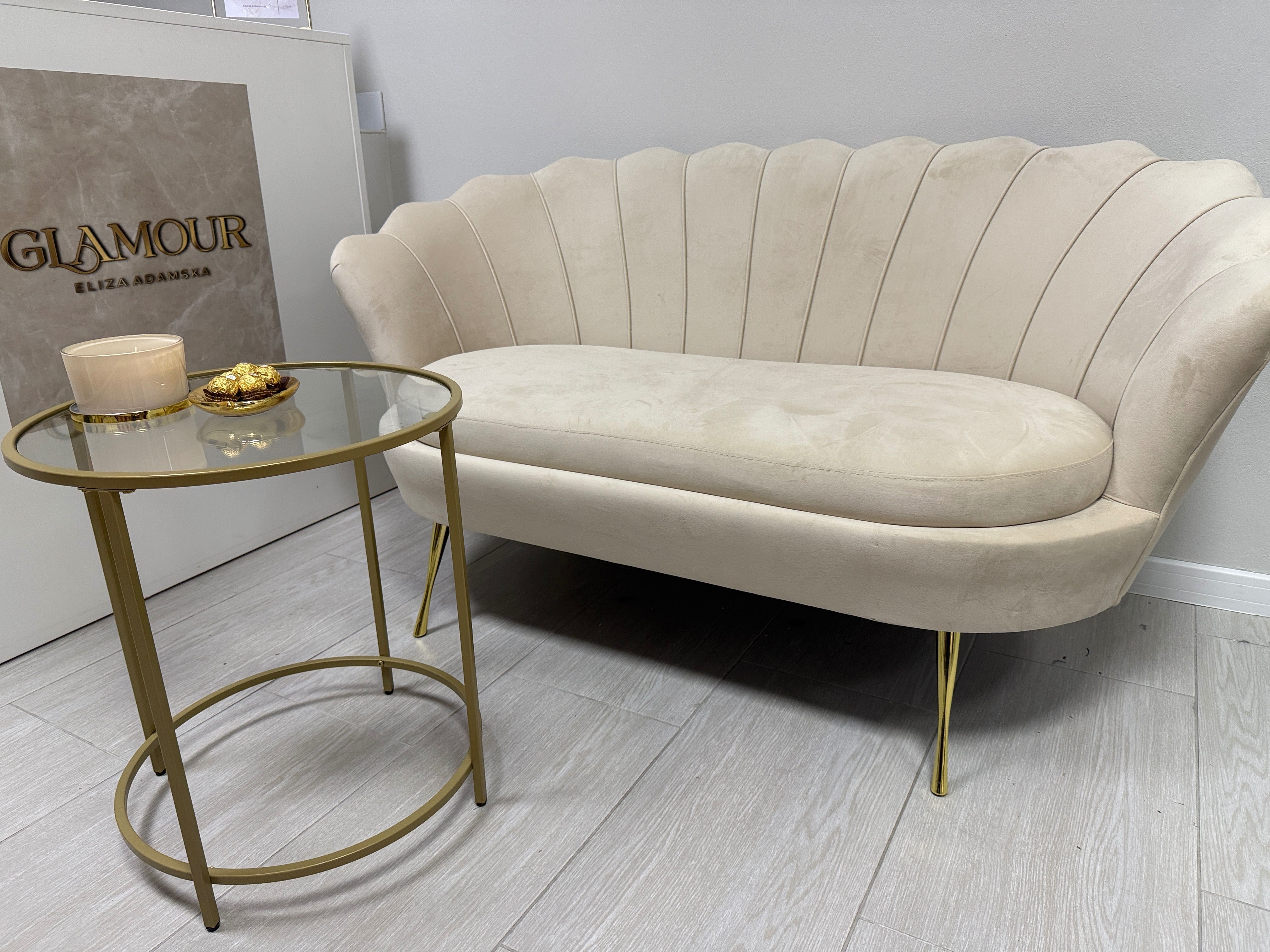 Sofa beżowa  muszelka