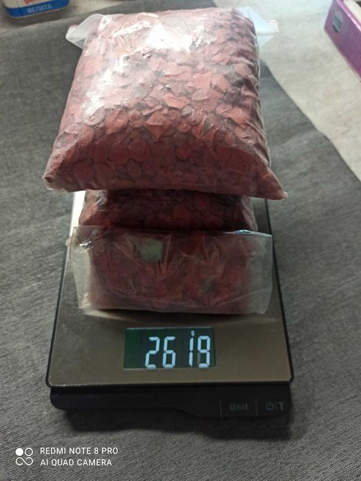 Флажки, червоні конденсатори, срібло