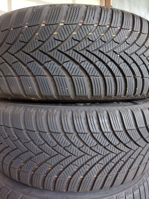 Зимові шини 215/45/17