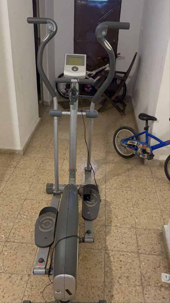 Vendo eliptica com pouco uso
