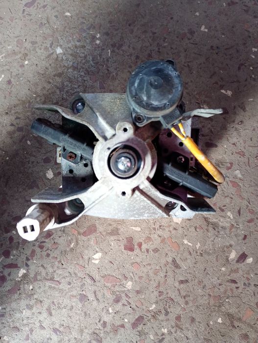 Двигатель на стиральную машину