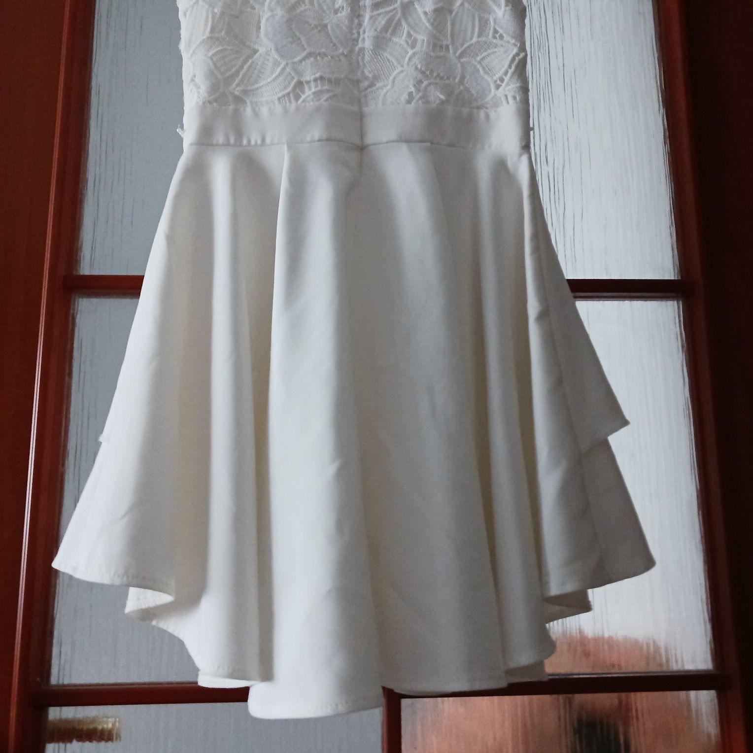 Biała ecru sukienka rozm. 134 / Anbor