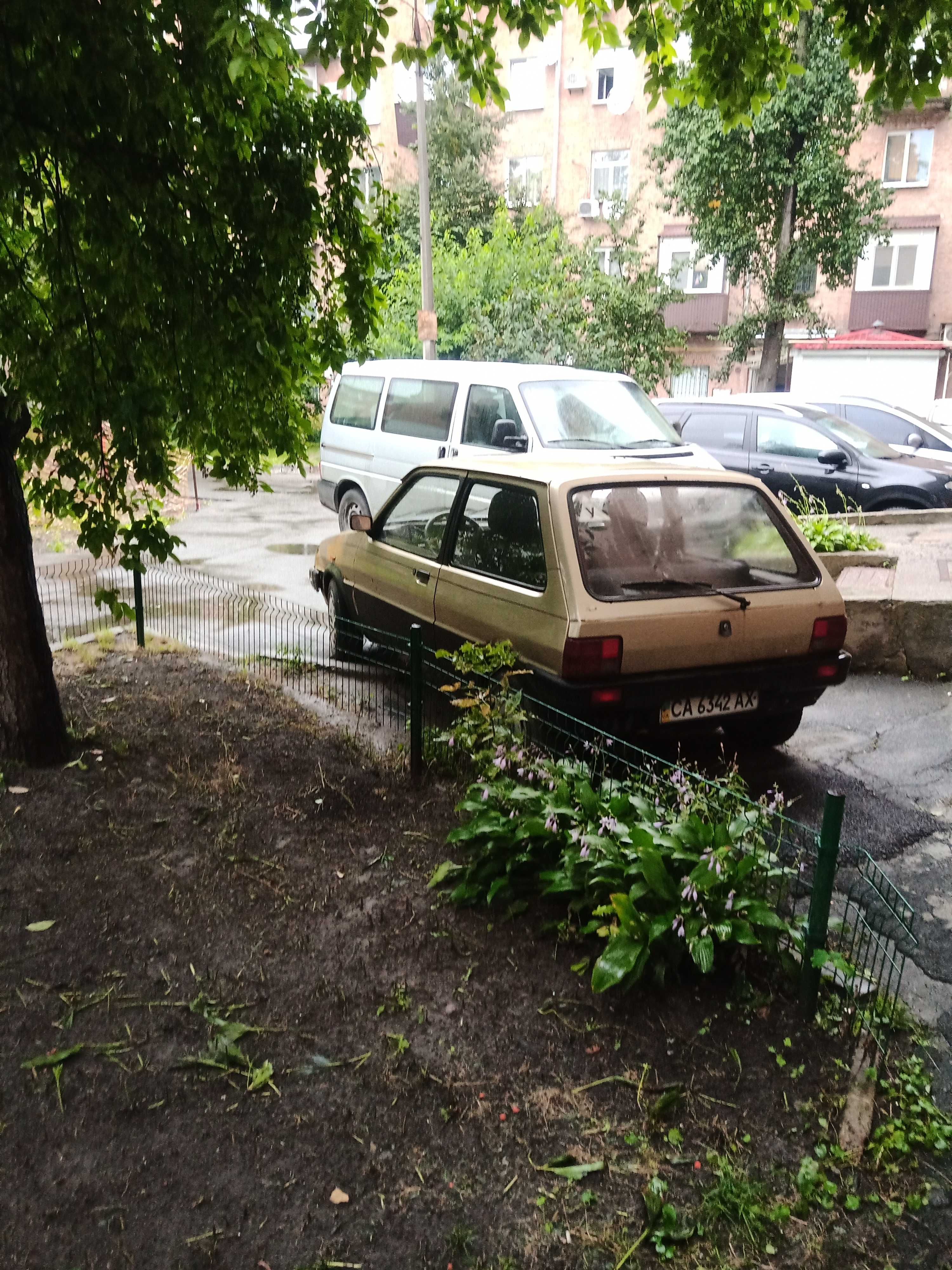 Продати автомобіль Austin Metro (Rover)