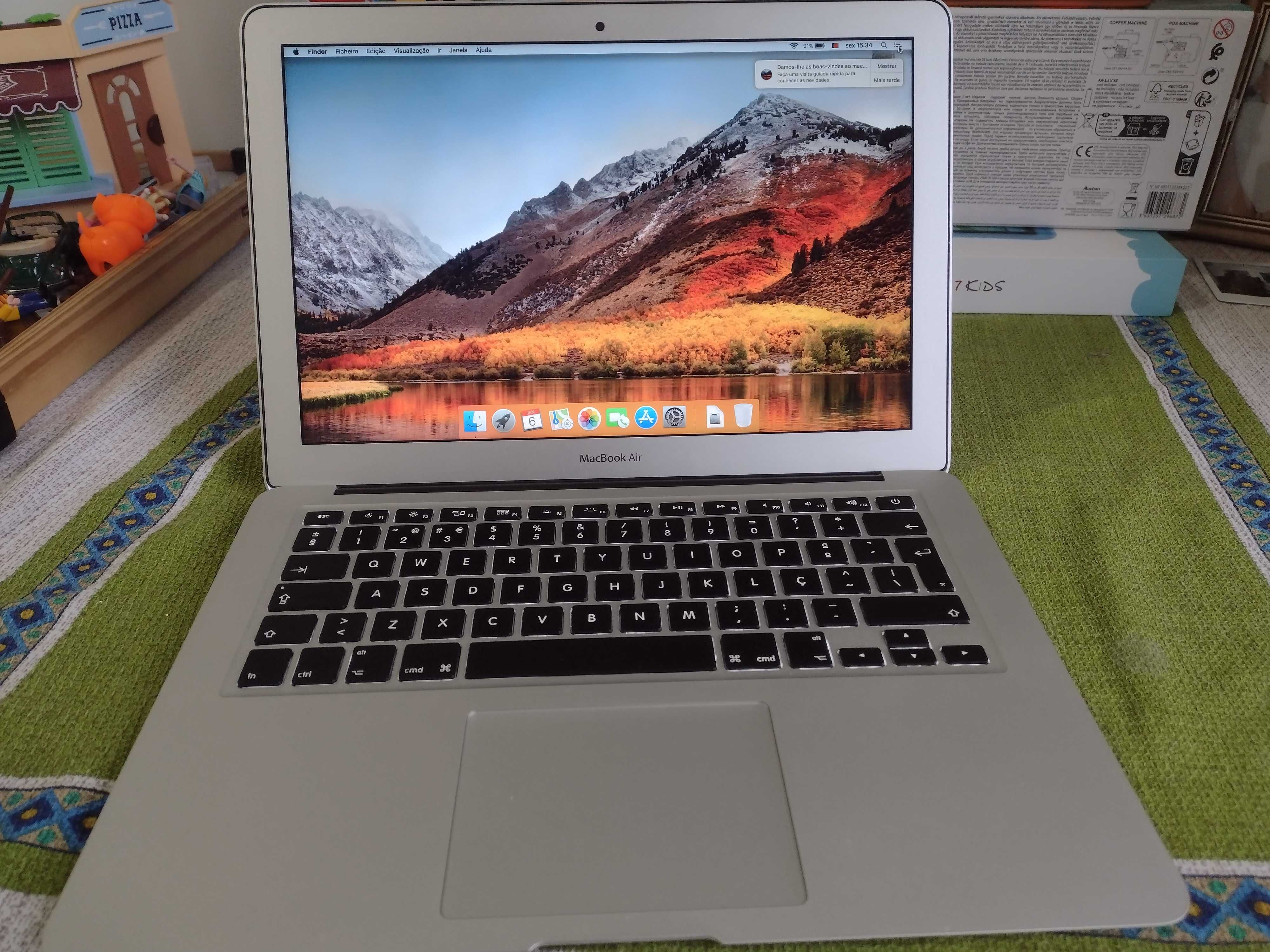 Macbook Air 13 em perfeito estado, inclusive bateria