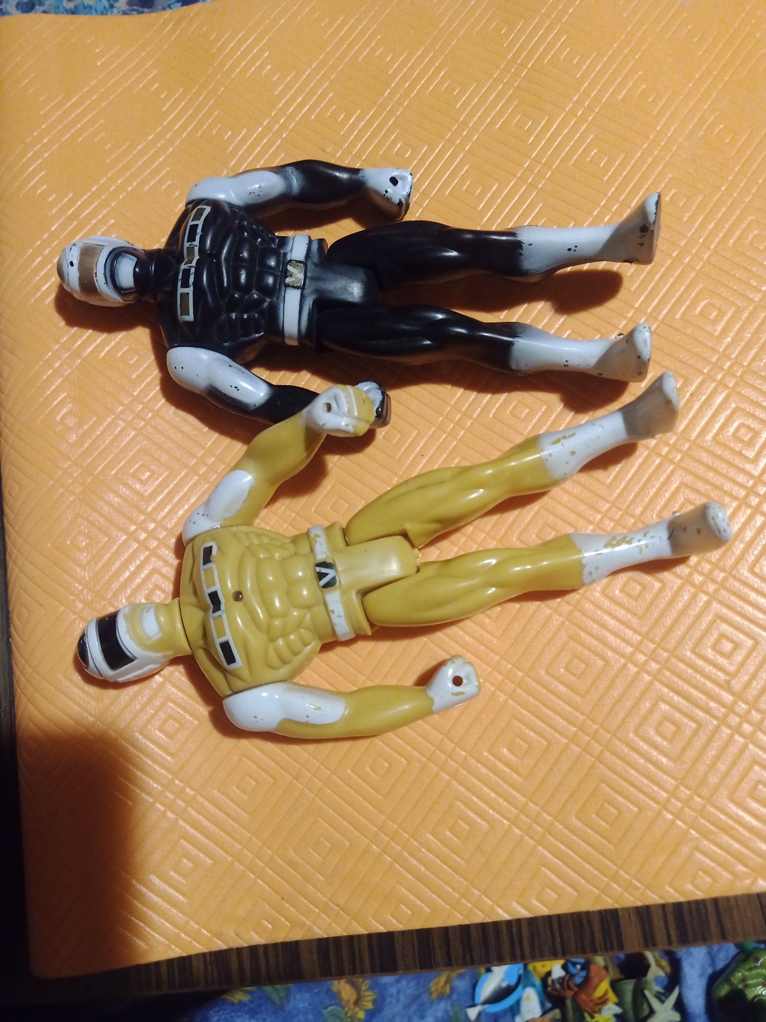 Figurka power rangers czarna