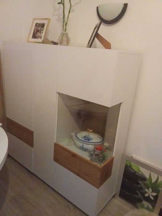 Mesa de jantar e aparador