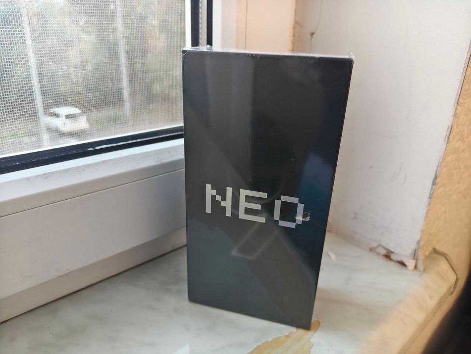 Vivo Iqoo Neo 9s pro +, на Snapdragon 8 Gen 3