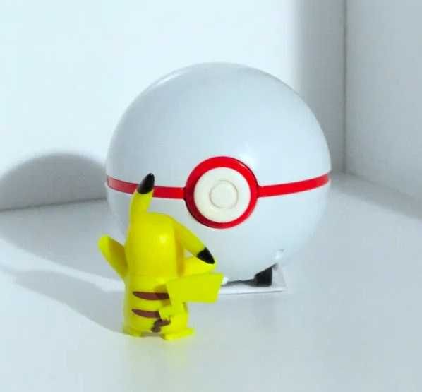 Conjunto de Pokebola + Pokemon Pikachu Original Nintendo Tomy