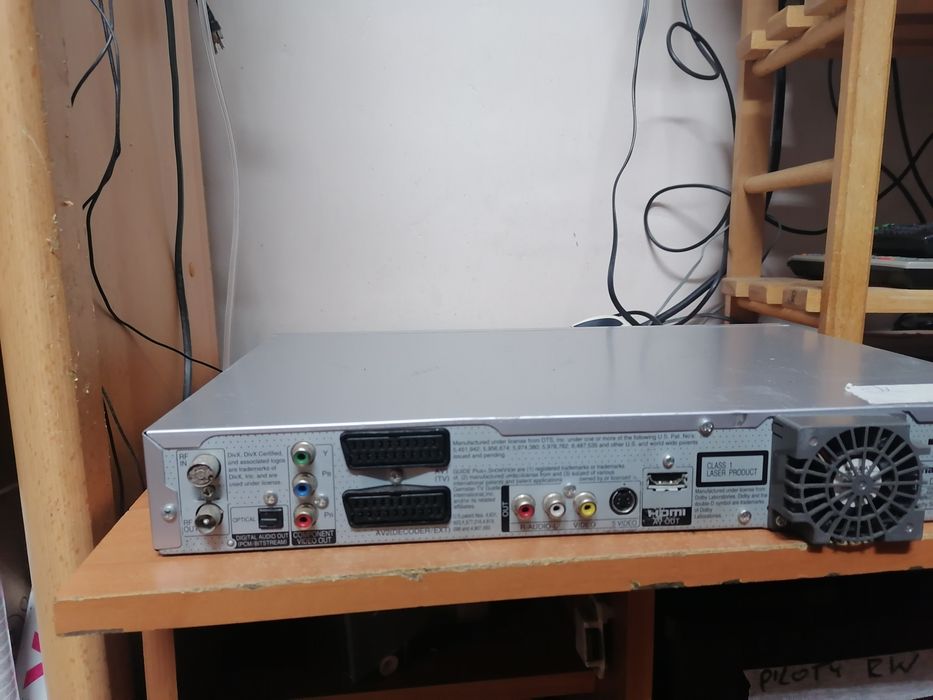 Nagrywarka Panasonic DMR-EH675 HDD250GB pilot HDMI