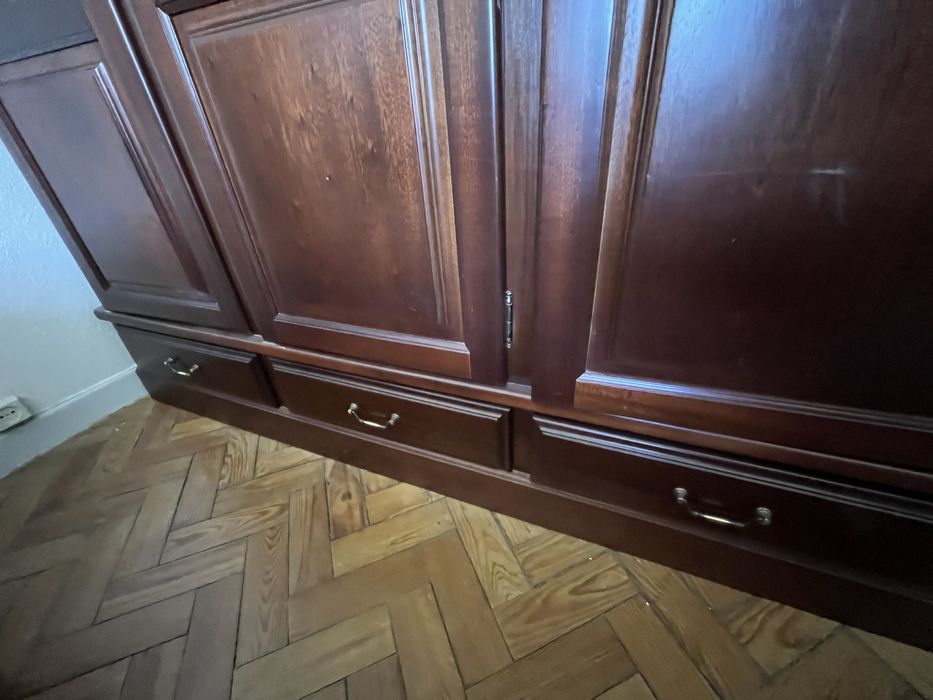 Roupeiro madeira maciça