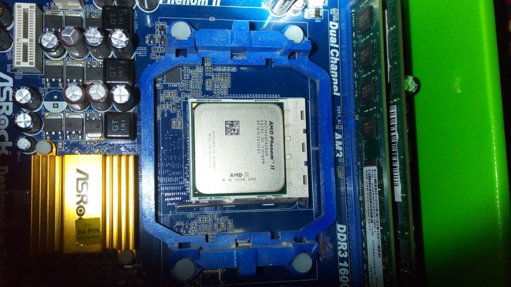 AMD AM3 Phenom IIx2 560 3300 МГц (x4 b60 )