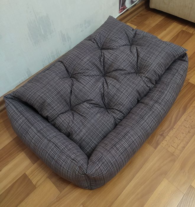 Лежанки та матрасики для собак та котів