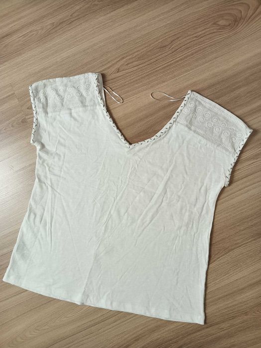 Biała bluzka top dekolt koronka bez rękawów Beloved M