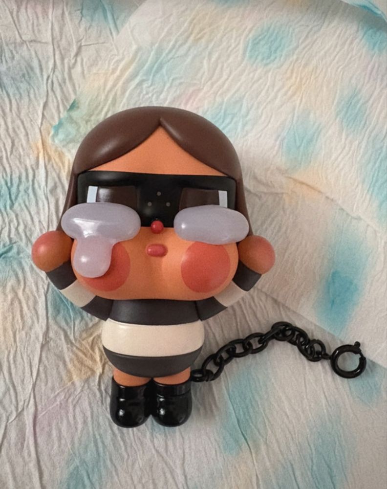 Cry baby blindbox crying baby robber popmart labubu