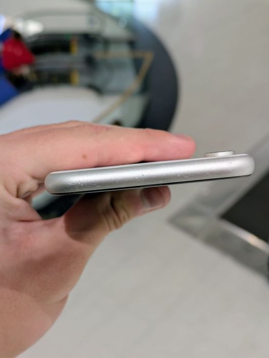 iPhone XR 128gb White Neverlock