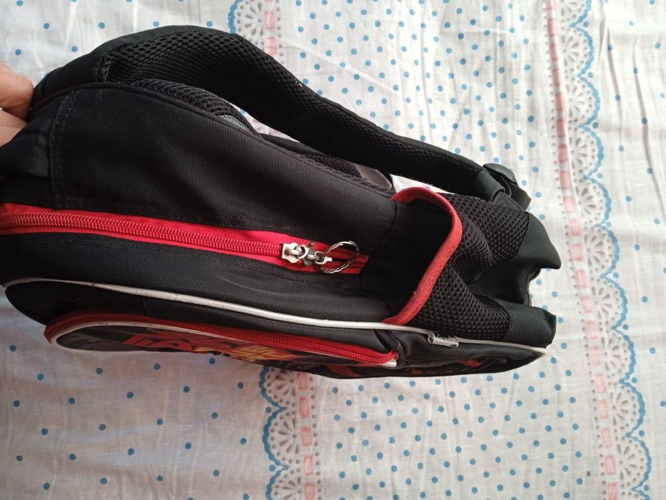 Портфель рюкзак для хлопчика початкових класів