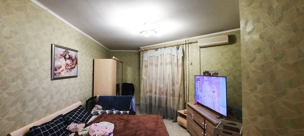 Продам 2к. на Робочій . Площа 82 м. , кухня 11,8 м.  Торг.  NS