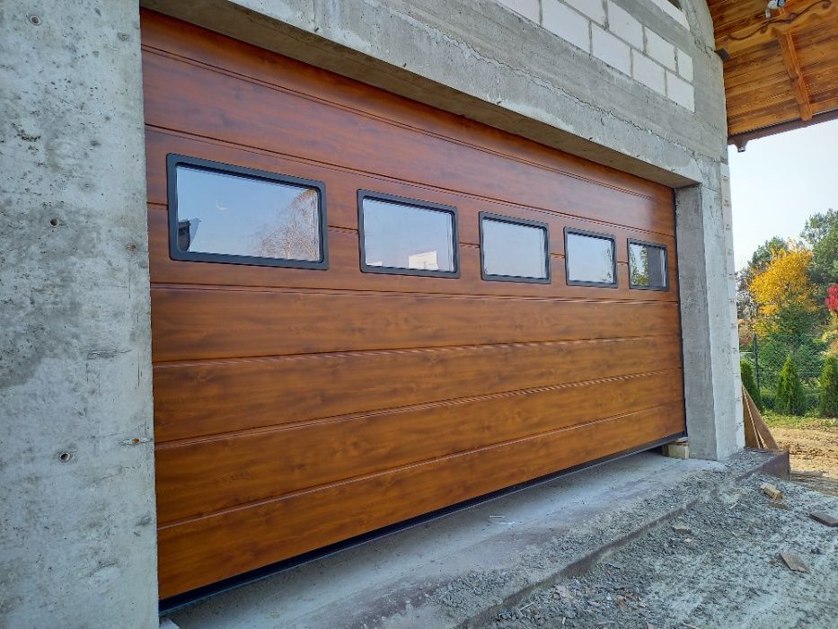 PRODUCENT brama segmentowa garażowa przemysłowa panelowa SANOK