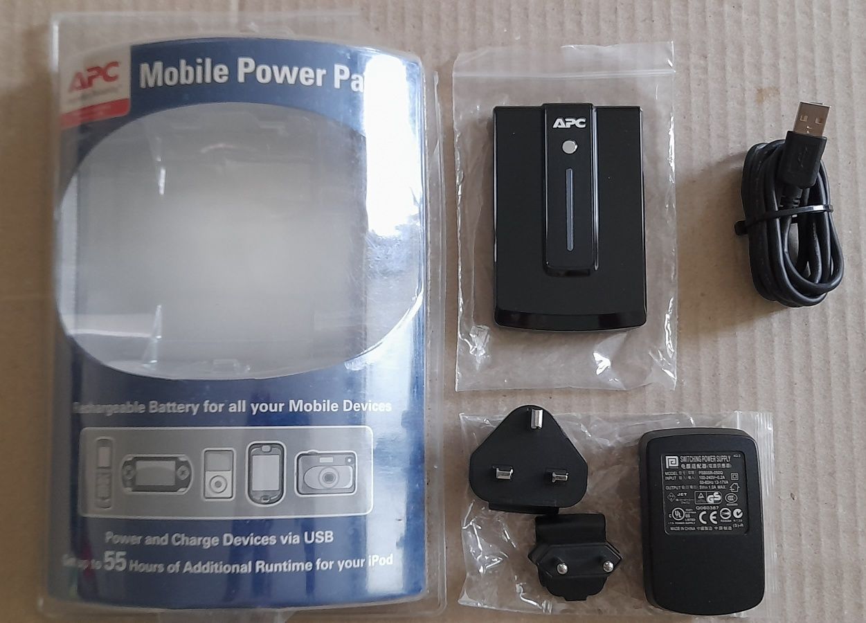 APC Mobile Power Pack, повербанк.