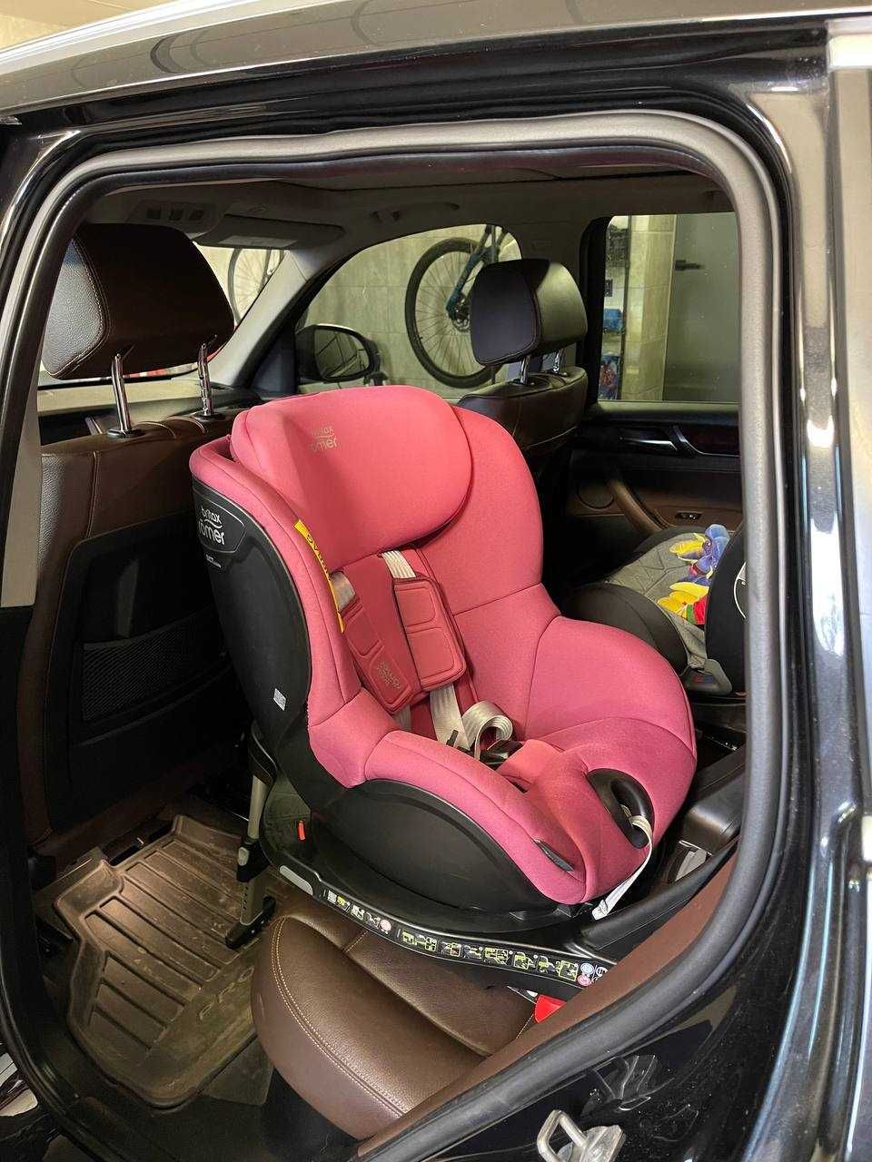 Автокрісло Britax Romer Dualfix i-Size Wine Rose (0-4 років)