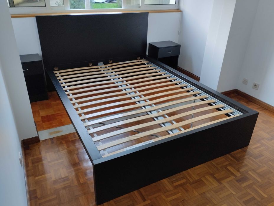 Cama de casal com estrado