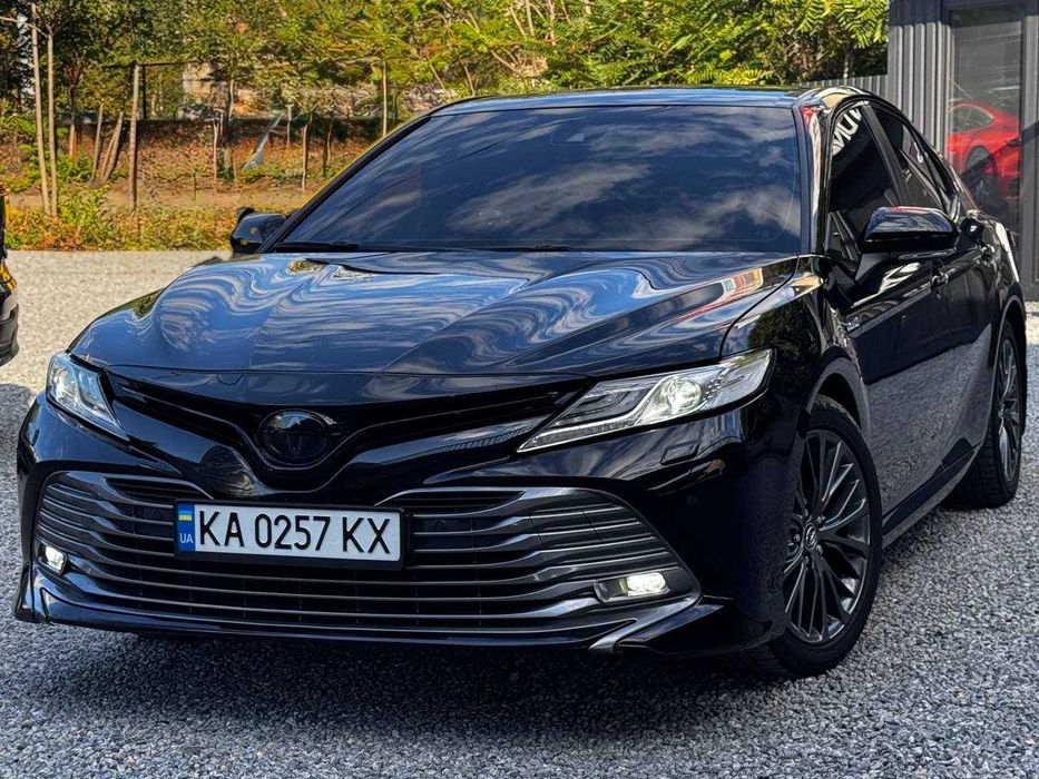 Продам Toyota Camry 2019 Гибрид