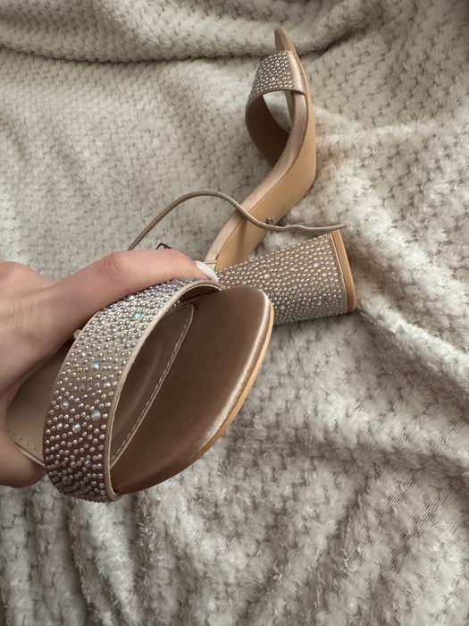 Nowe czółenka obcasy z kryształkami wysokie buty sandały wesele