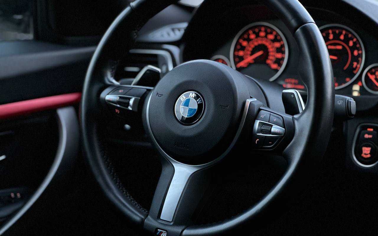 BMW 330 GT 2016 року